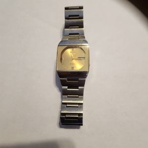 Seiko 5 4227-00B0 Automatic 21 Jewels Day/Date Mens 30 mm Wrist watch.